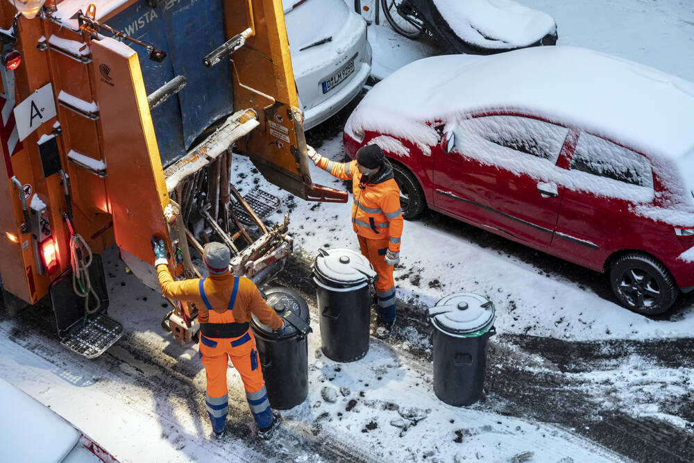 Trauer! Müllmann stirbt beim Müllabholen - Müllarbeiter stirbt nach schrecklichem Unfall