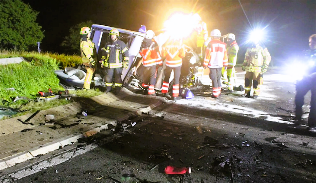 Tödlicher Unfall! Junger Mann rast gegen Bagger und stirbt - nur Stunden vor seinem 24. Geburtstag!