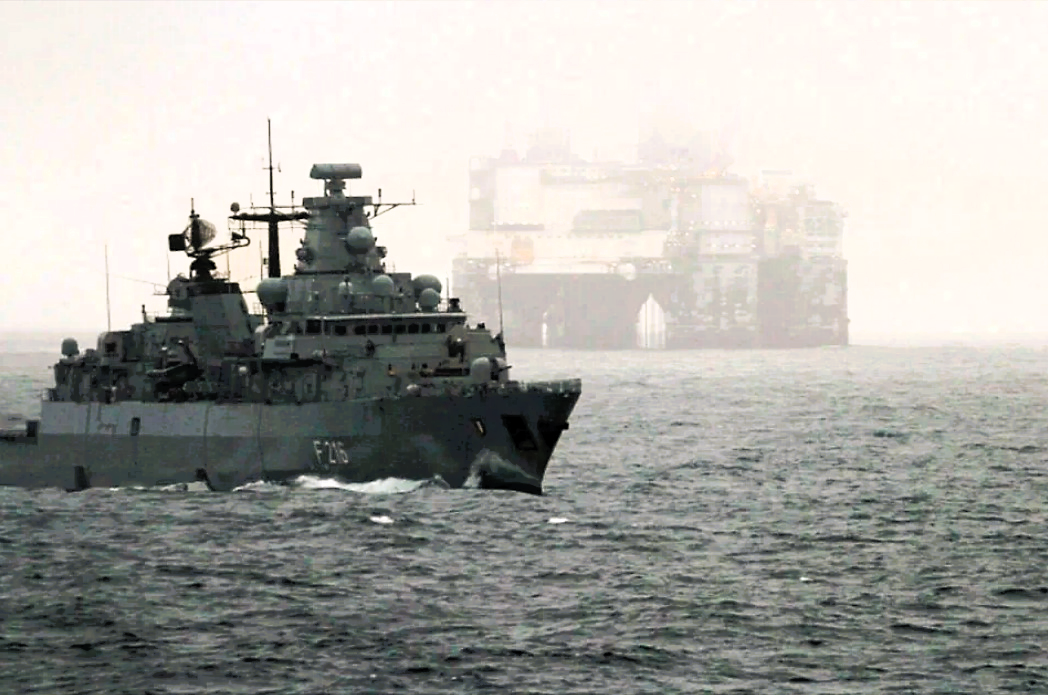 Russische Spionage-Schiff direkt vor Insel Fehmarn aufgetaucht! Deutschland machtlos - was plant Putin?