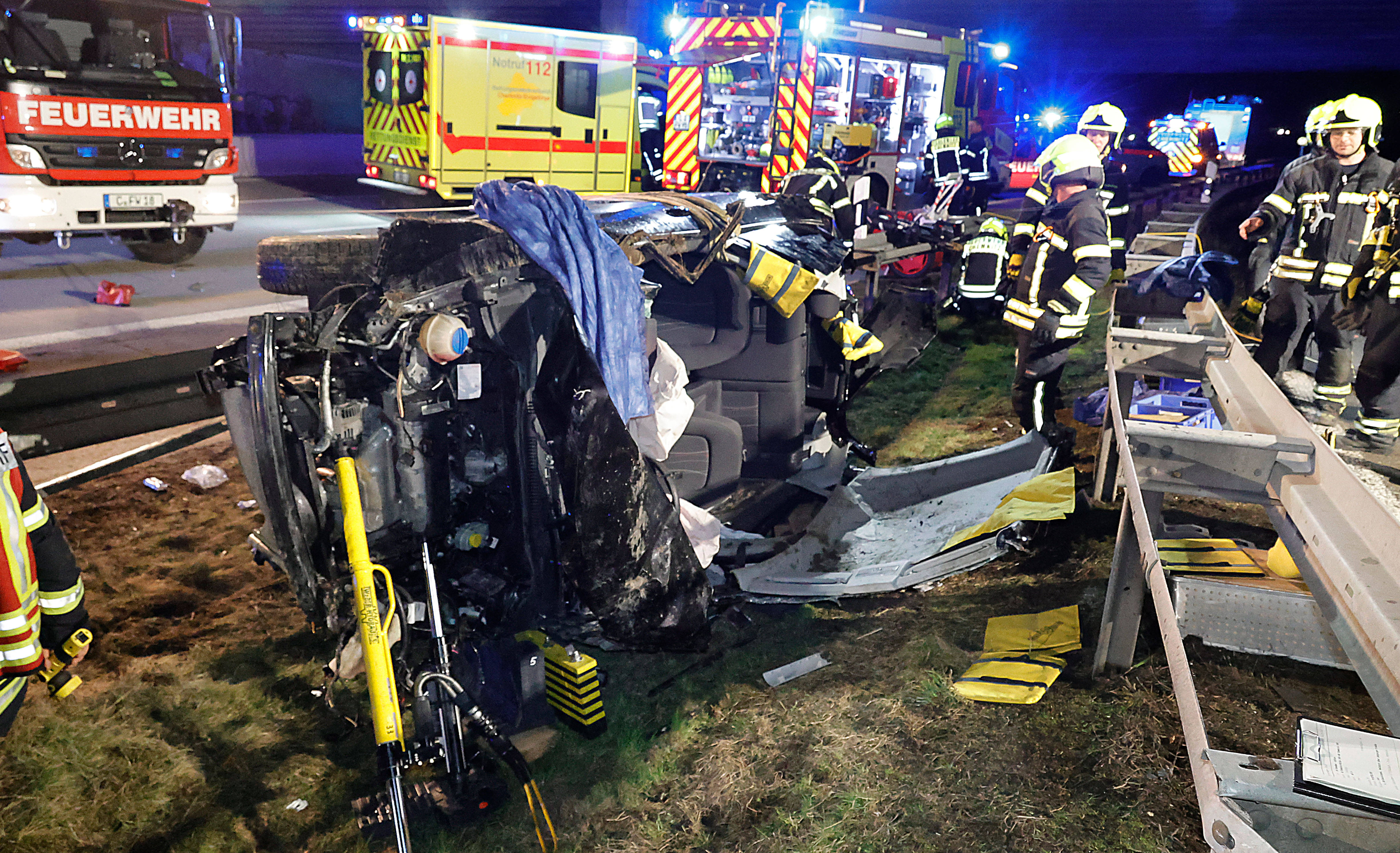 3 Tote nach Verkehrsunfall! Rettungshubschrauber im Einsatz - Tödlicher Unfall schockt selbst die Rettungskräfte!