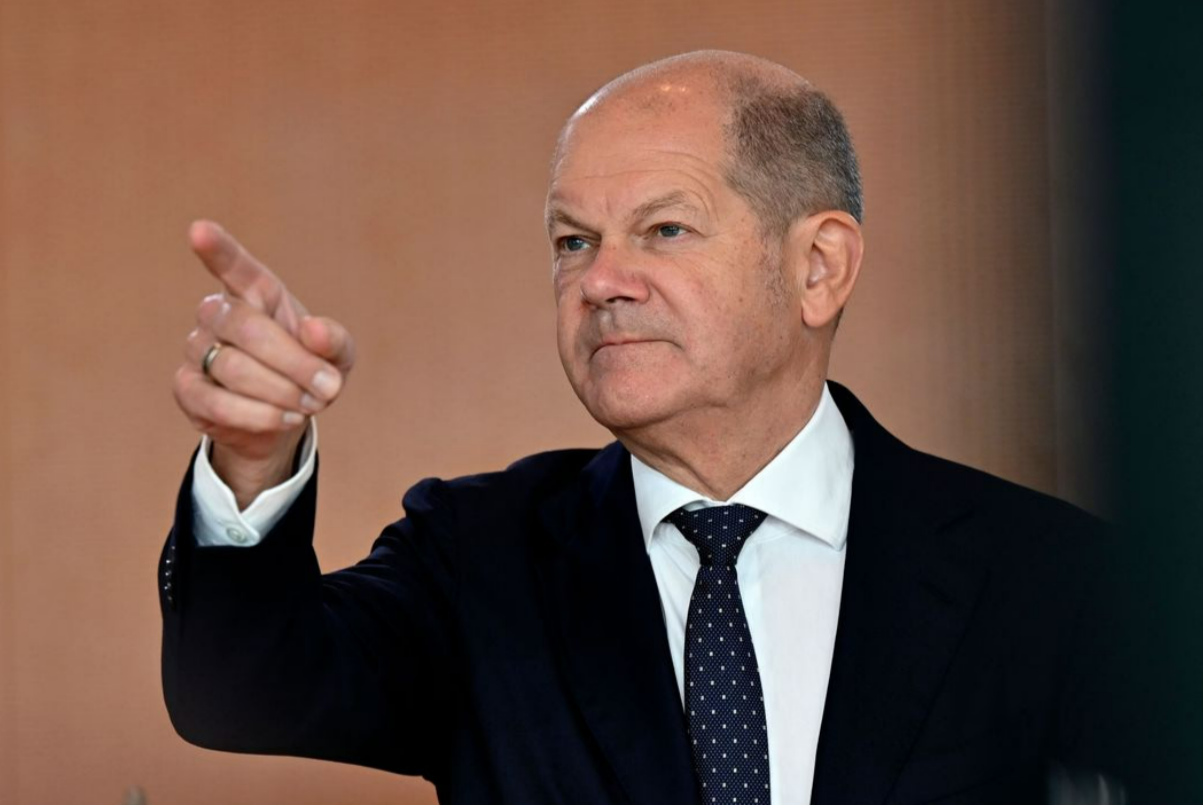 Politik-Hammer! Kanzler Scholz bittet CDU-Chef Merz um Hilfe!