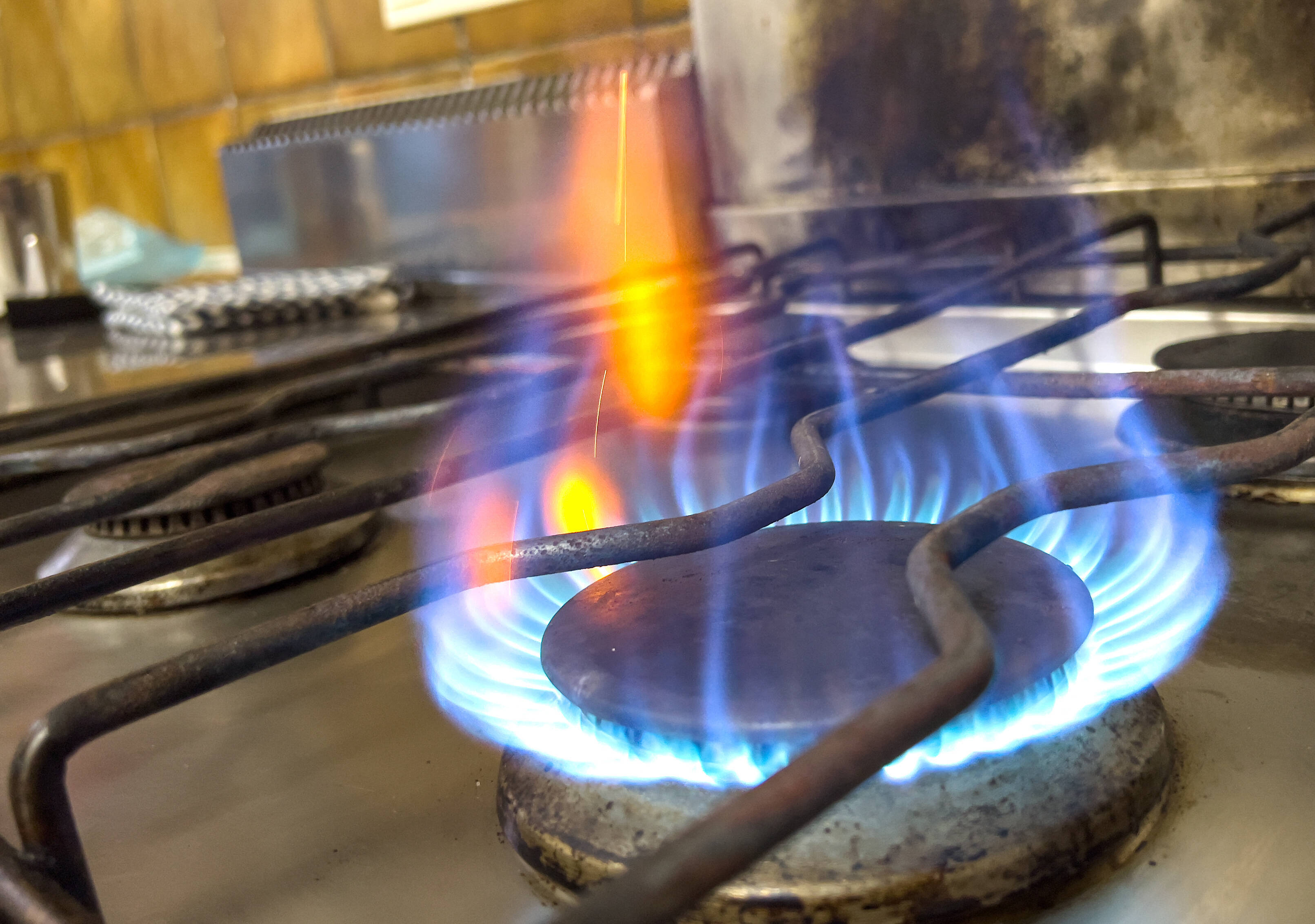 Wir müssen Dezember Gasrechnung nicht bezahlen! Bundesrat beschließt Entlastungen in Milliardenhöhe!