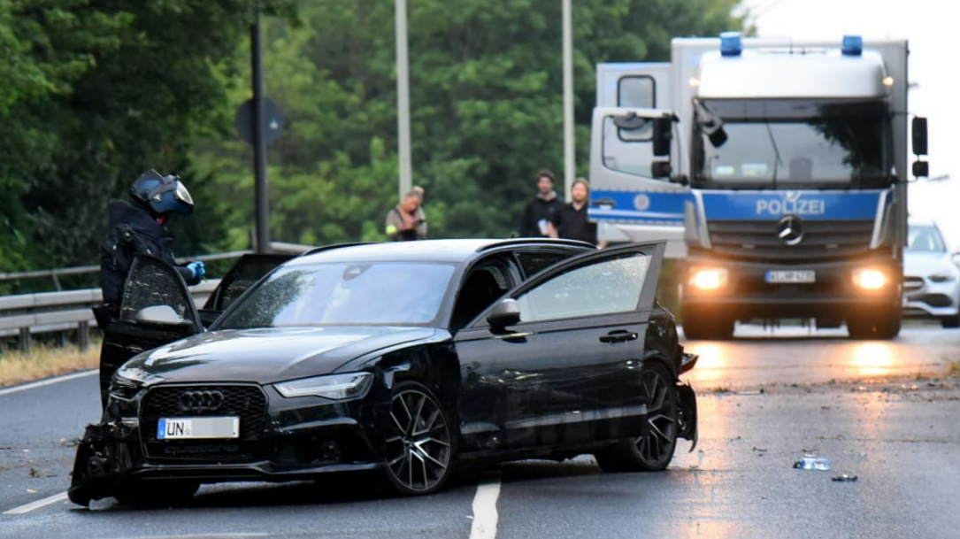 TV-Moderator rammt FC-Bayern Mannschaftsbus! Daniel Amanti in Verkehrsunfall verwickelt!