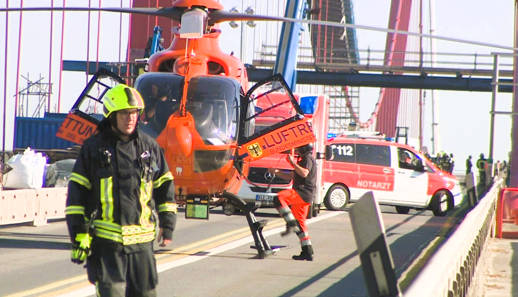 Turnierpferd stirbt auf der Autobahn! Schwerer Unfall auf der A1 - Pferd überlebt Kollision nicht