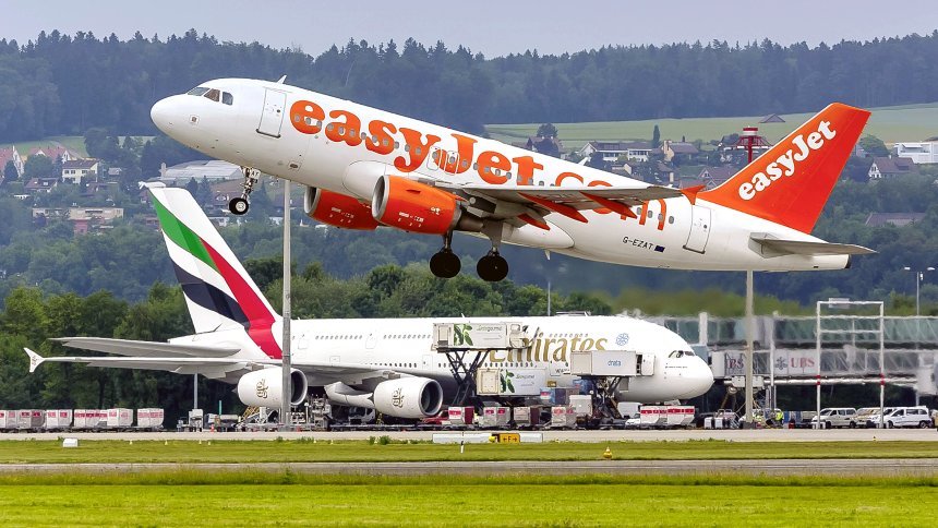 Eilmeldung - Flughafen Mallorca evakuiert! Bombendrohung! Passagier droht mit einem Sprengsatz!