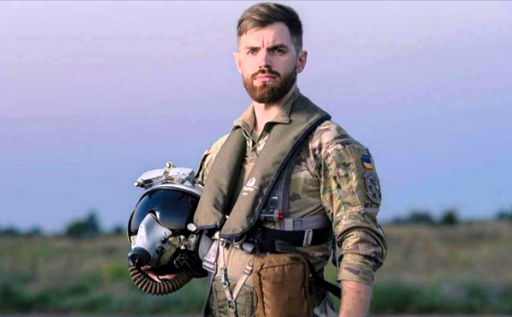 Zwei Kampfjets zusammengestoßen! Ukrainischer Top-Pilot tot! Crash von Militärflugzeugen über der Ukraine